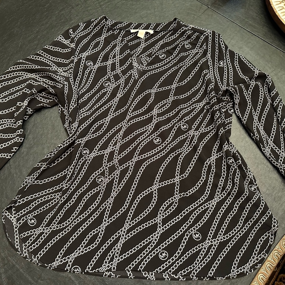 MICHAEL KORS BLACK / SILVER CHAIN LINK MK LOGO TOP